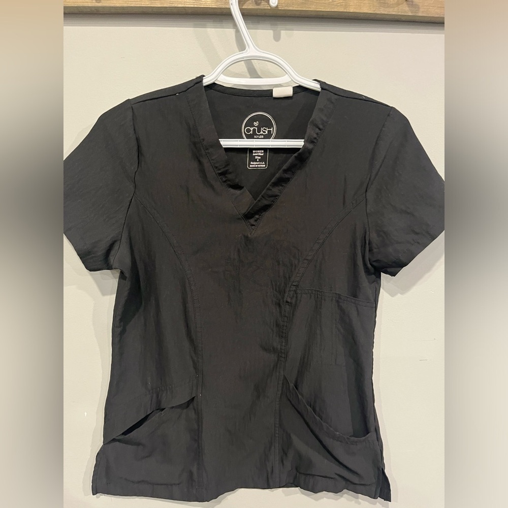 Scrub top size small.